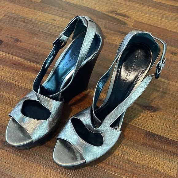 Burberry Metallic Gold Wooden Wedge Heel Leather Criss Cross Sandal - 41 10 - Picture 16 of 16